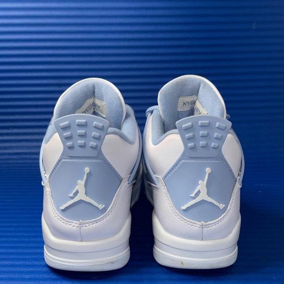 Size 8.5- Women’s Nike Air Jordan 4 Retro White UNC Blue Forget Me Not Size 7Y - Picture 7 of 8